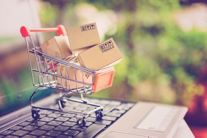 Nationwide Paid Online Focus Group USA about Shopping $100-225